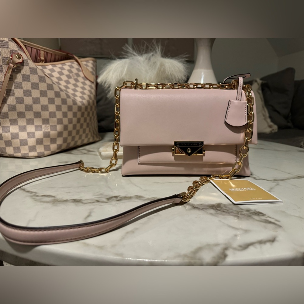 Micheal Kors purse